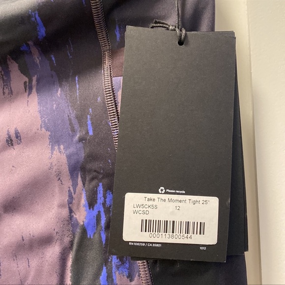 NWT Lululemon Take the Moment tights - Picture 6 of 8